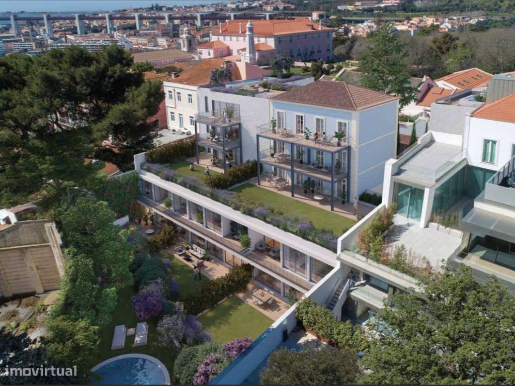 Apartamento T3 com varanda e estacionamento na Estrela-17