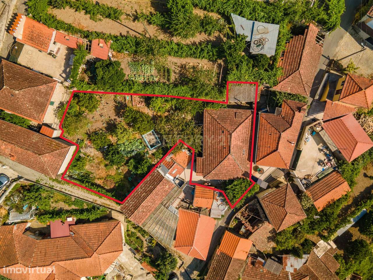 Moradia para renovar em Sequeiros, Ancede Baião-0