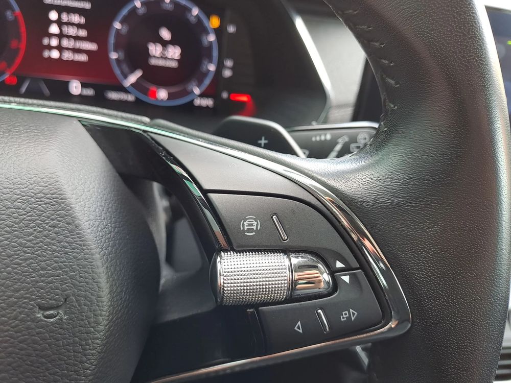 SKODA OCTAVIA Style Aktywny Tempomat Klimatyzacja 3 strefowa Łopatki Kamera Ambiente