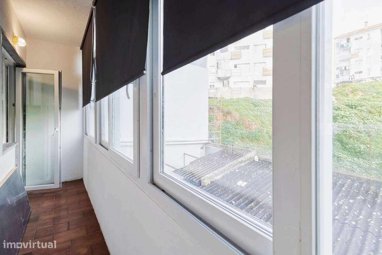 FEIJÓ (ZONA METRO) - Apartamento T2 remodelado num R/C - Grande imagem: 4/28