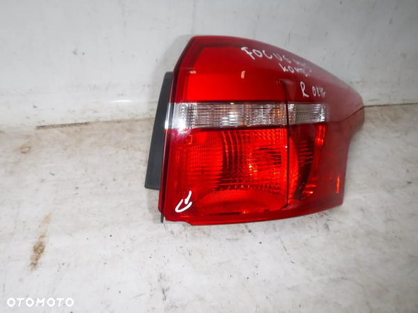 ford focus mk3 kombi lift lampa tył prawa nowa oryginał z uszkodz - 6