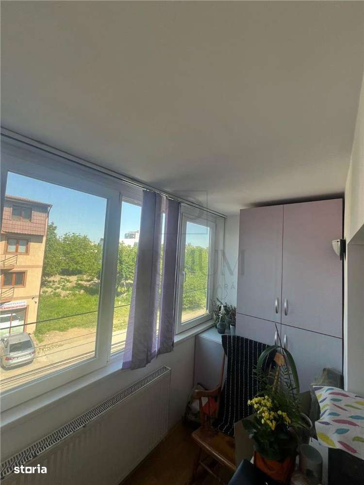 Apartament Spatios - Decomandat - Etaj Intermediar - Centrala Proprie - Imagine principală: 2/10