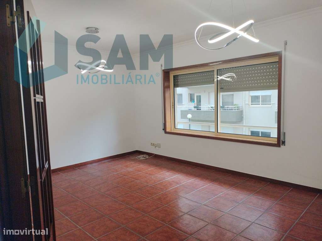 T2 TOTALMENTE RENOVADO EM CANIDELO - A 2 KM DA PRAIA! - Grande imagem: 5/30