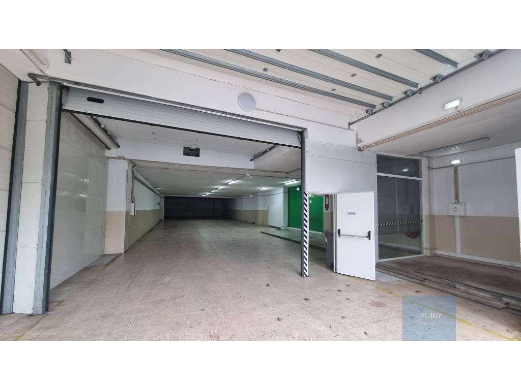 Armazém para Arrendamento na Portela - Grande imagem: 2/11