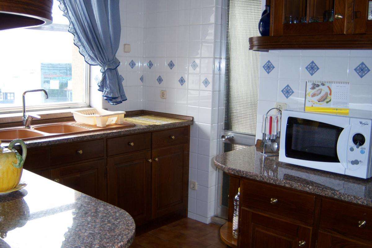 Quarto - localizado em Massarelos Porto - Grande imagem: 3/9