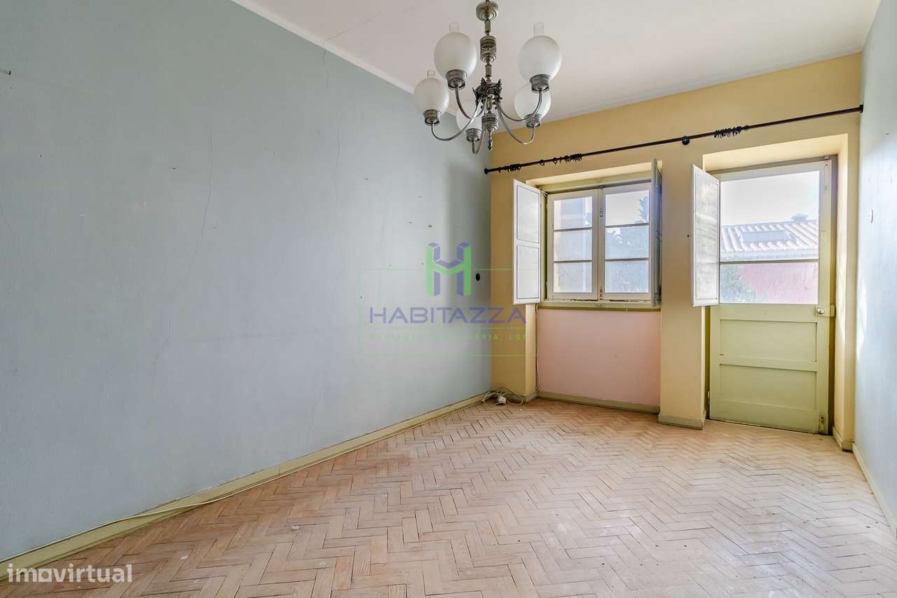 Prédio no Centro histórico de Lagos composto por 2 Apartamentos T3 e 1-14