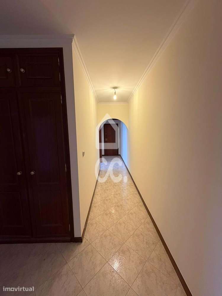 T2 espaçoso com Lareira, Varanda e Garagem - Algueirão-8