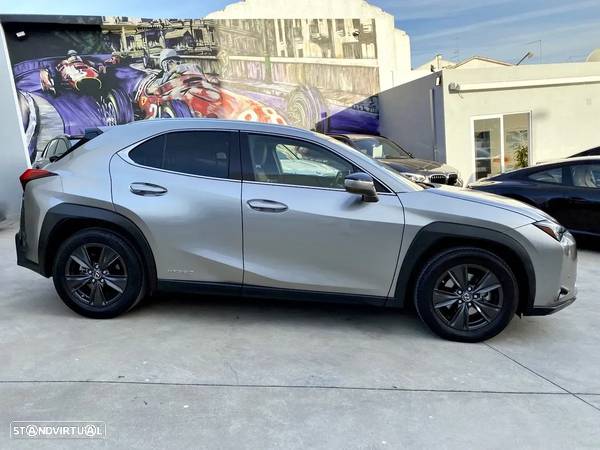 Lexus UX 250h Executive - 2