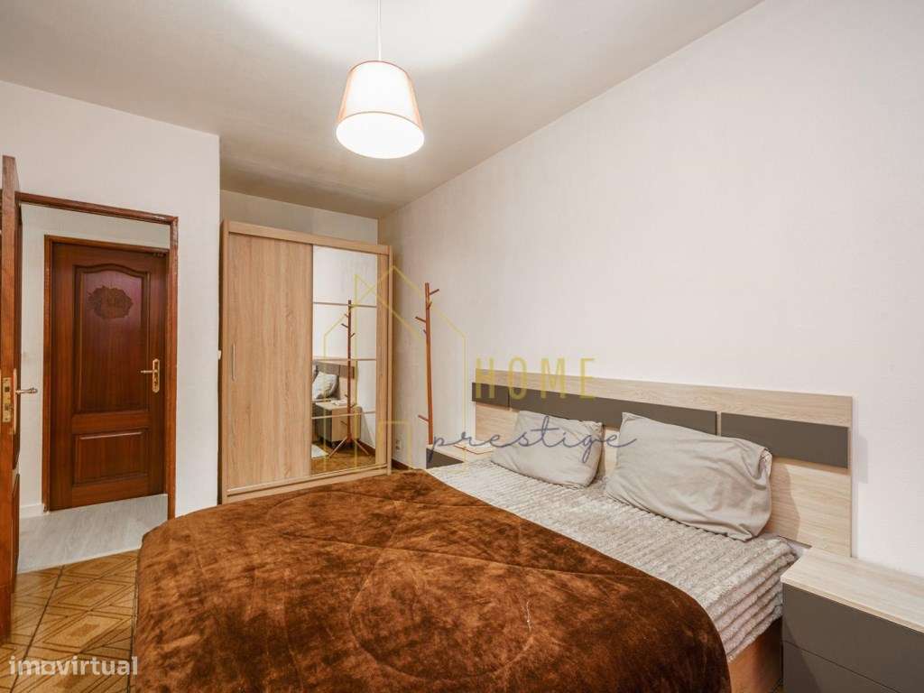 T2 em Setúbal - Sala Open Space e Prédio com Elevador-9