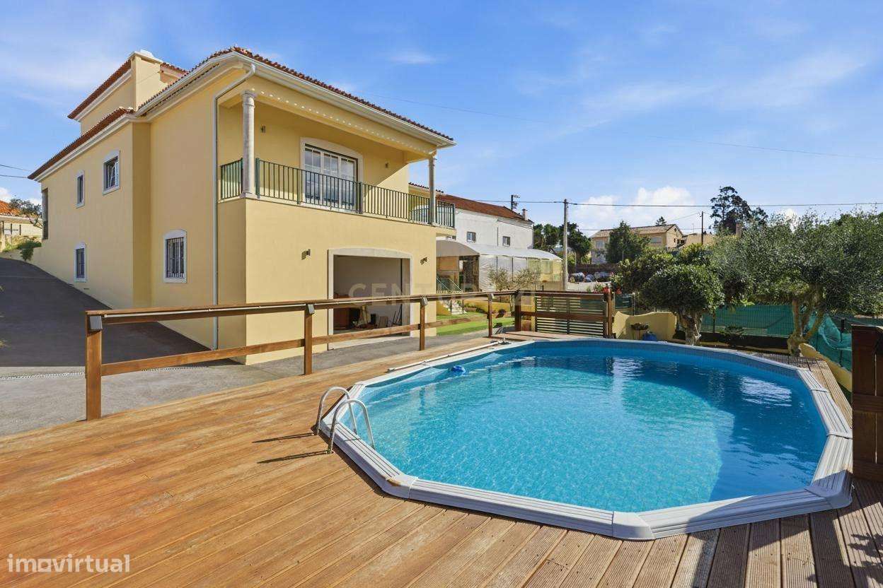 Moradia T5 com Garagem e Piscina em Miragaia, Lourinhã-52