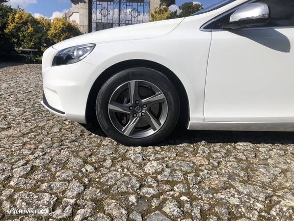 Volvo V40 2.0 D4 R-Design Summum - 2