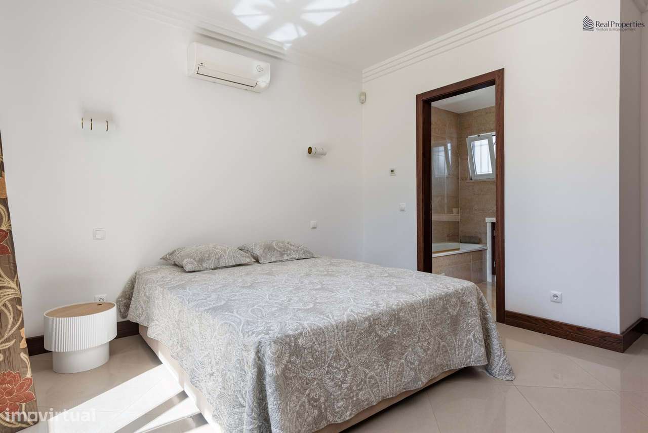 Moradia Térrea T4 Isolada em Albufeira – Um Refúgio de Luz, Conforto e-17