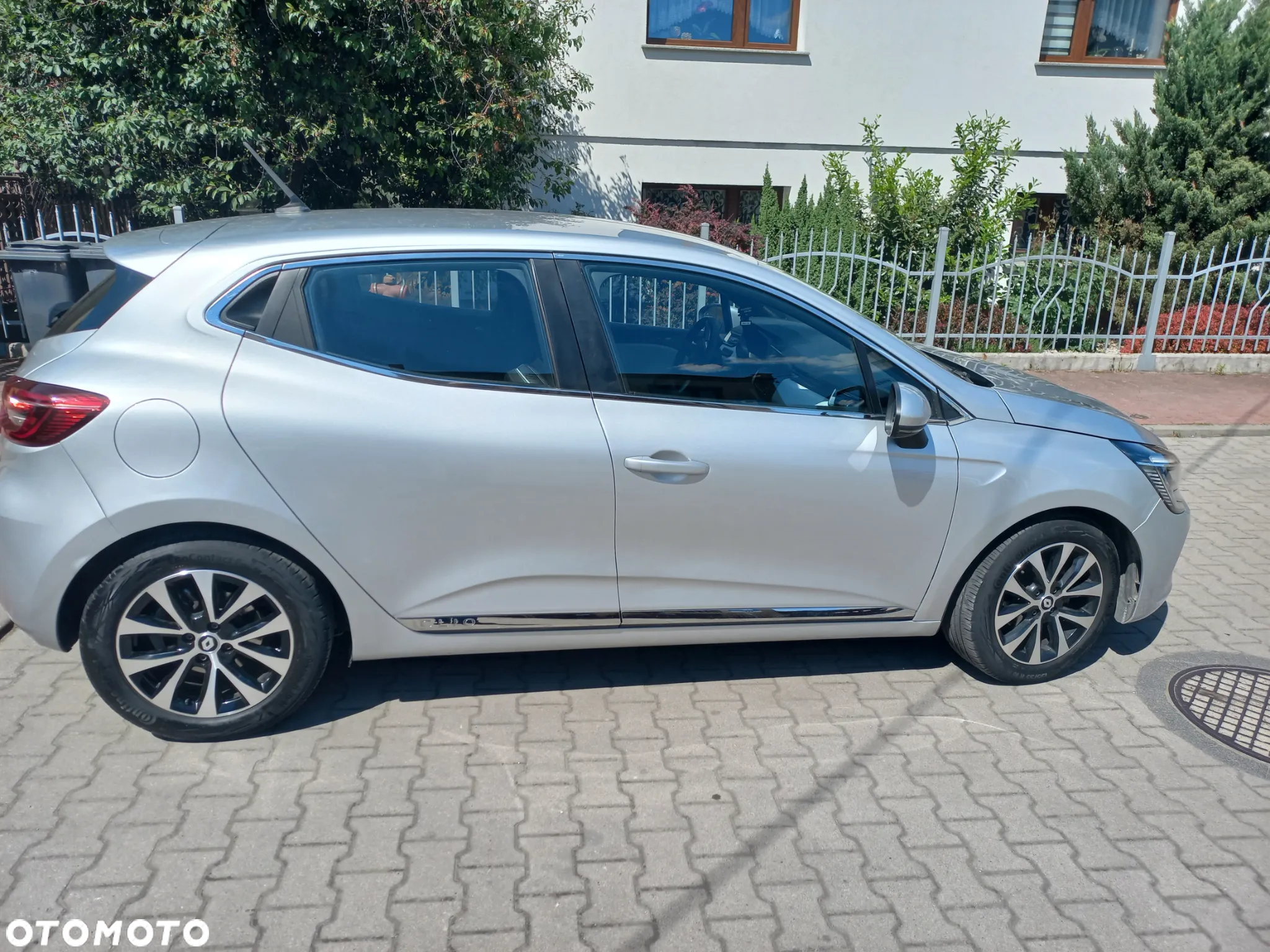 Renault Clio TCe 100 INTENS - 19