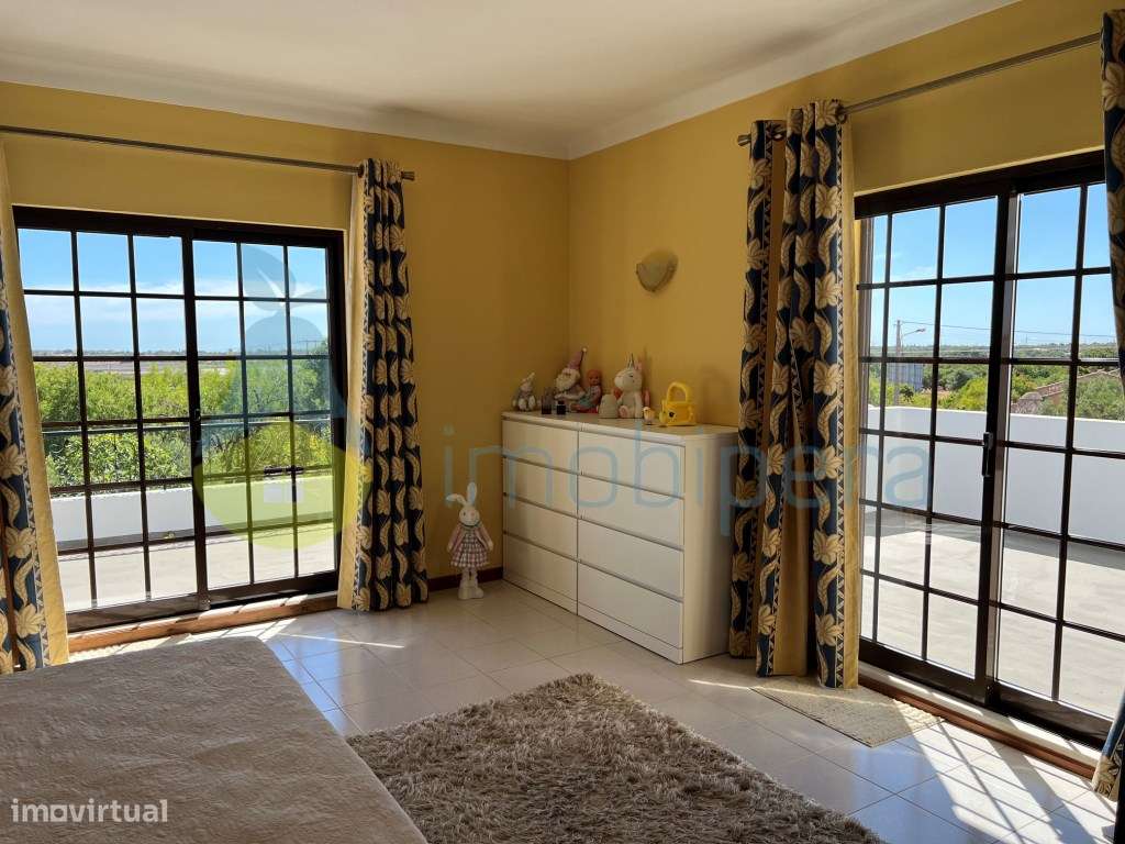 SOBERBA MORADIA T6 COM CASA DE HOSPEDES EM ANEXO-56