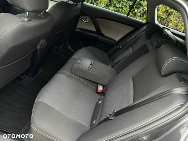 Toyota Avensis 2.0 D-4D Premium - 35