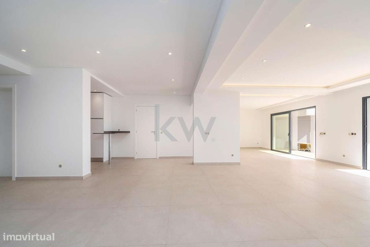 Moradia T5 Totalmente renovada a 250m da Praia da Galé - Grande imagem: 4/52