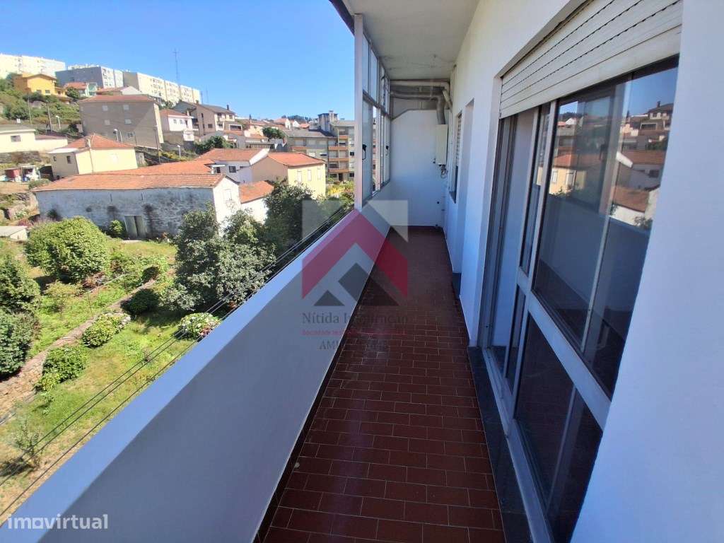Apartamento T3 remodelado, localizado em Fânzeres (Gondomar)-18