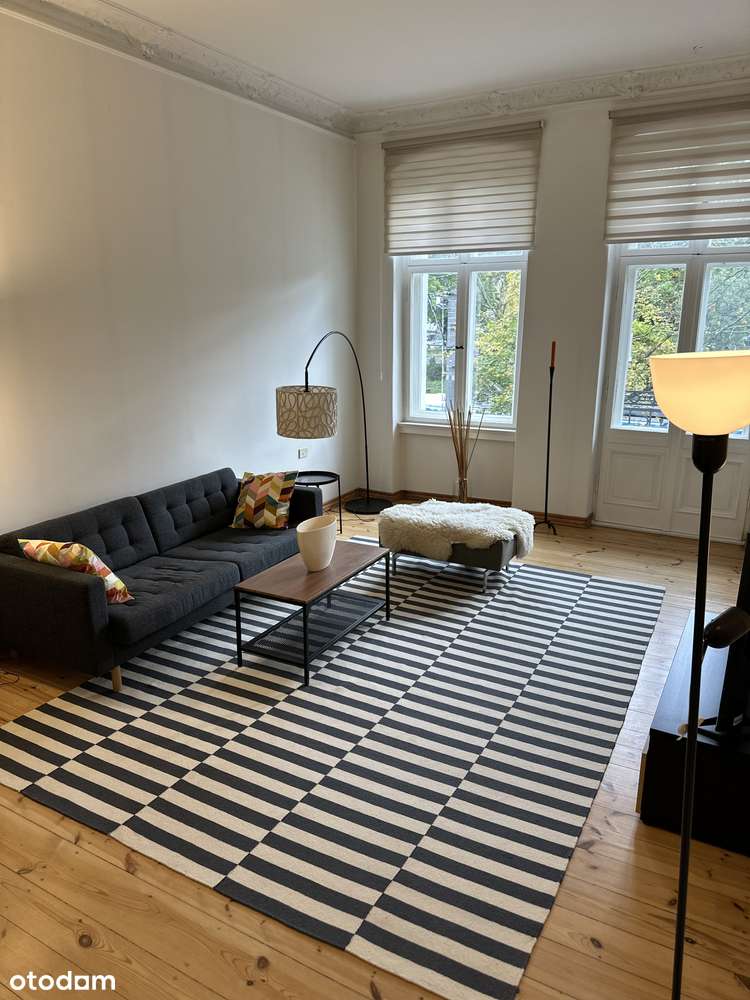 Ładne mieszkanie w kamienicy - wszędzie blisko!-2