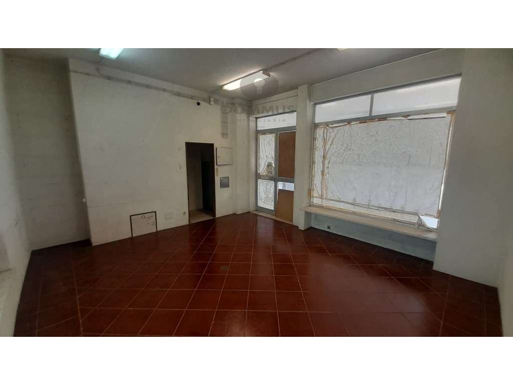 Loja com Rentabilidade - Centro de Rio de Mouro (Rinchoa)-6