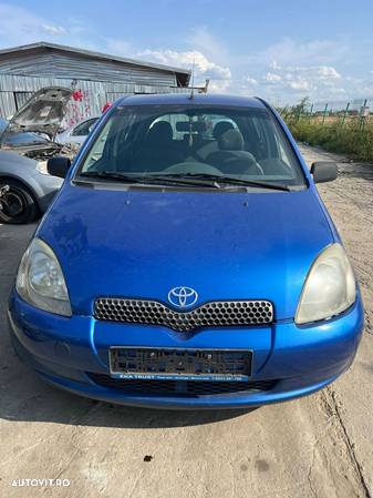 Parbriz Toyota Yaris 2006 Hatchback Albastru - 1