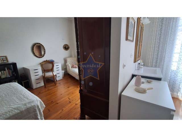 Moradia T4 com 4 casas de banho e jardim-7