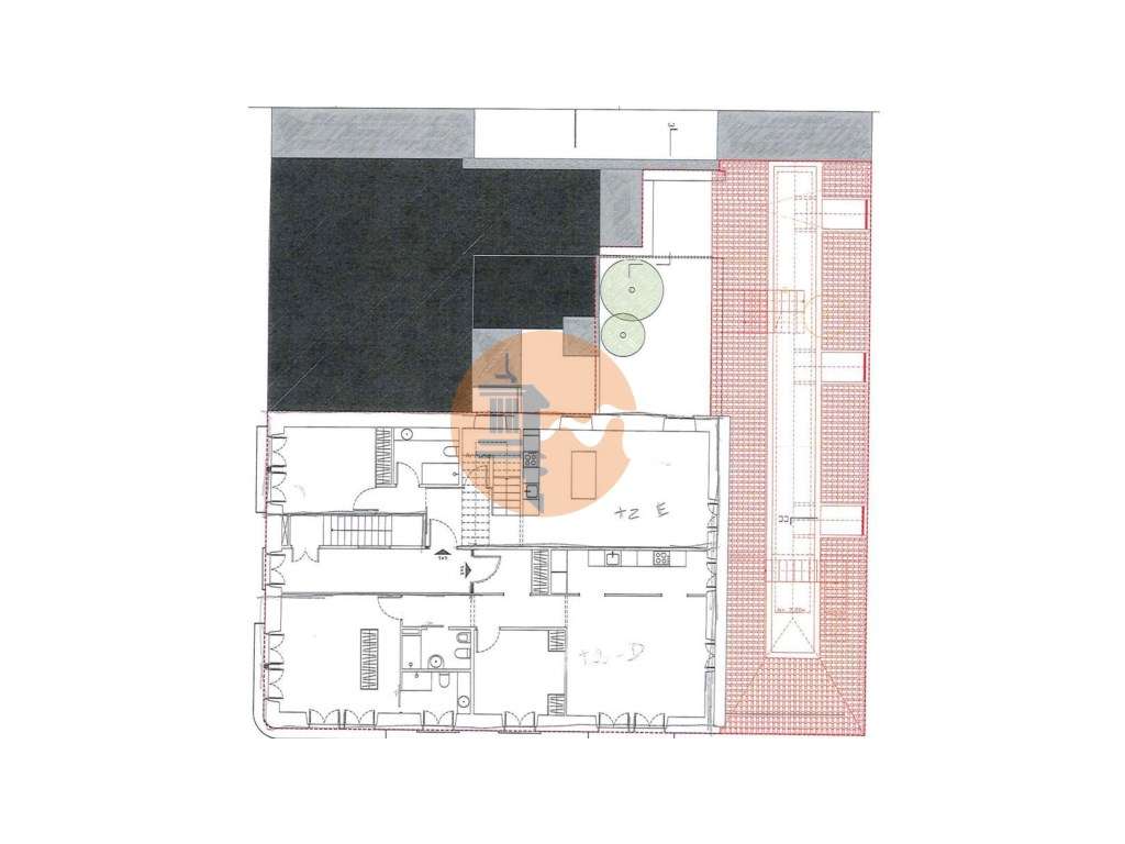 Edifício com 5 Frações em Localização Privilegiada de VRSA - Grande imagem: 4/18