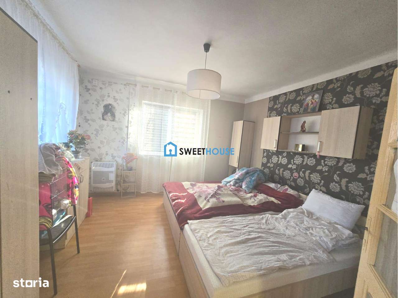 Casa de vanzare in zona centrala Oltet - Imagine principală: 5/11