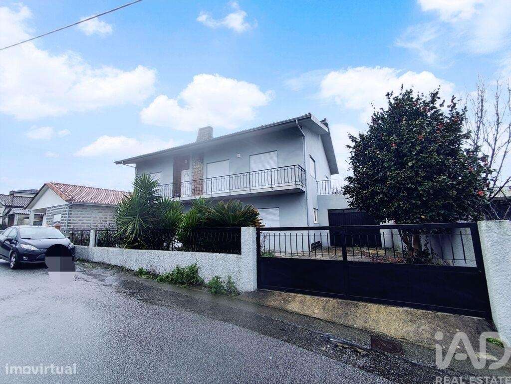 Moradia bi-familiar T6 em Pedome de 246 m2 - Grande imagem: 5/33