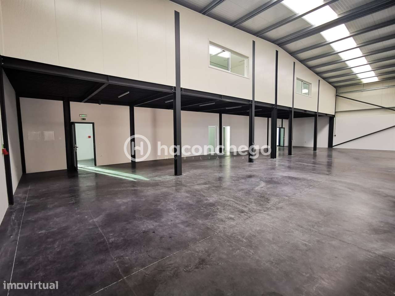 Pavilhão industrial com 483 m2 em Lijó, Barcelos-12