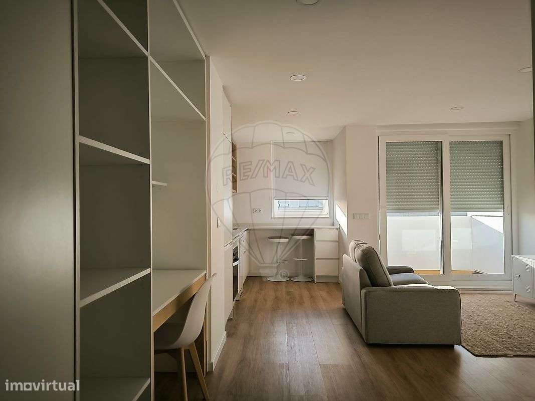 Estúdio T0 para arrendamento - Grande imagem: 2/25