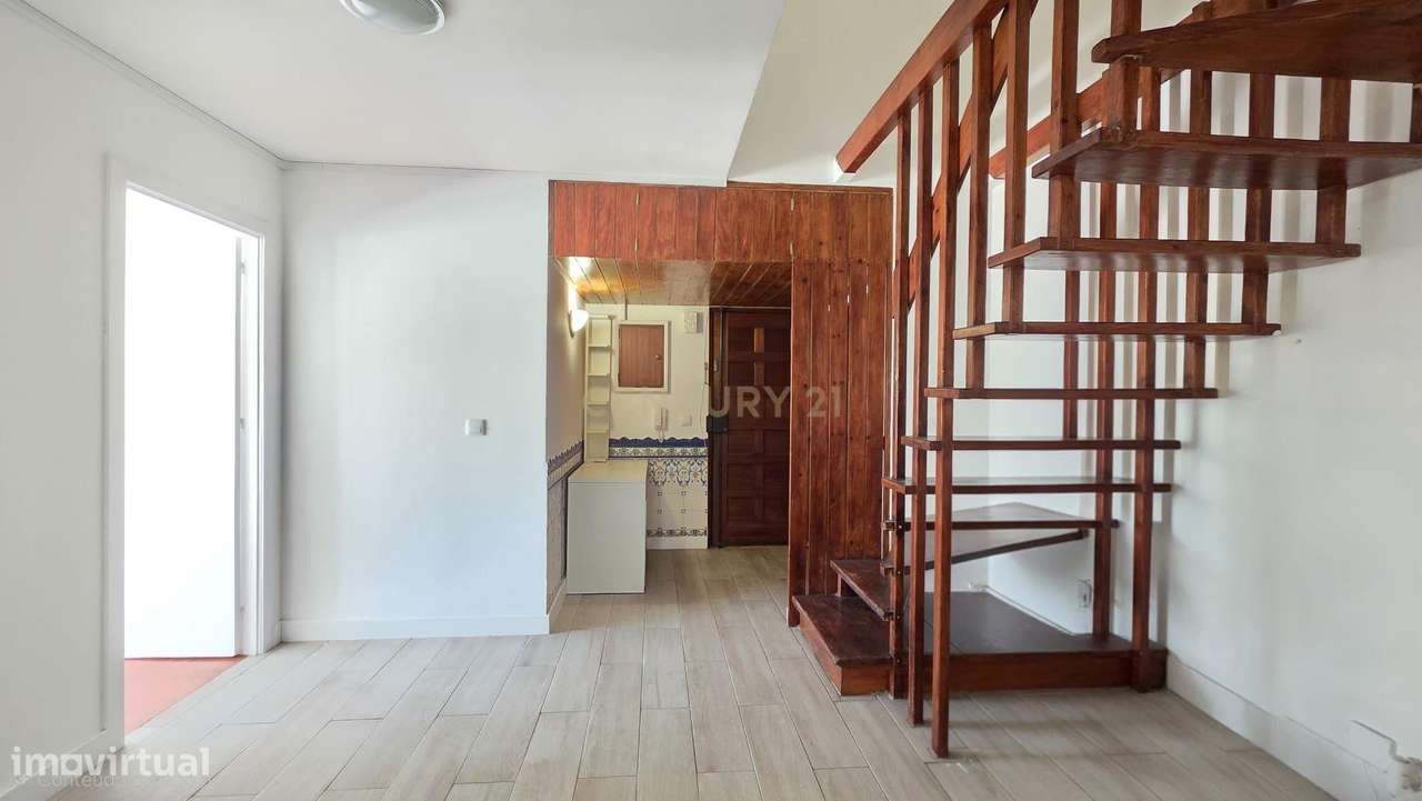 Apartamento T5 Duplex com Vista Panorâmica em Loures-7