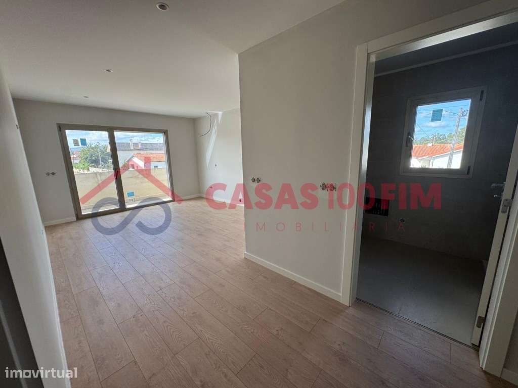 Moradias V3+1 de arquitetura moderna em construção na Jardoeira, Ba...-32