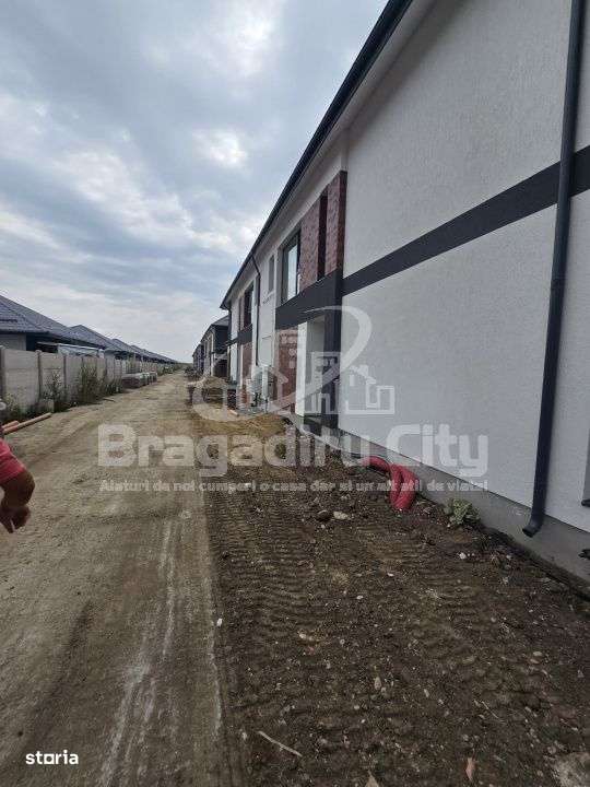 Casa cu curte  2 cam zona Crisul Repede - Imagine principală: 2/9