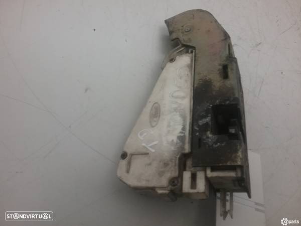 Fecho da porta Trás/Dto FORD MONDEO II (BAP) 1.6 i | 08.96 - 09.00 Usado REF. 93... - 2