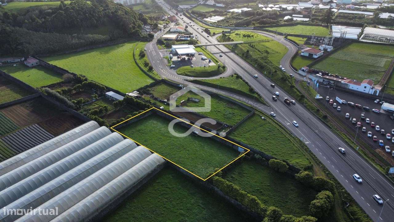 Terreno com 2.140,00 m2 - Rosto do Cão (São Roque) - Ponta Delgada - Grande imagem: 2/17