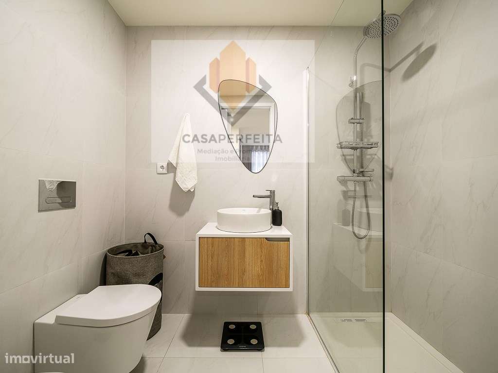 Fabuloso T2 Como Novo com Terraço e Lugar de Garagem - Candal-28