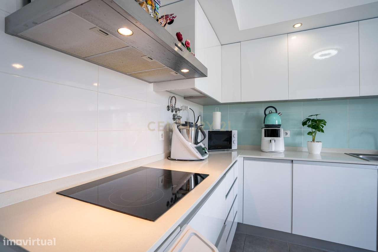 Apartamento T2 - Excelentes Áreas - Como Novo-13