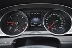 Volkswagen Passat 2.0 TDI DSG Highline - 9