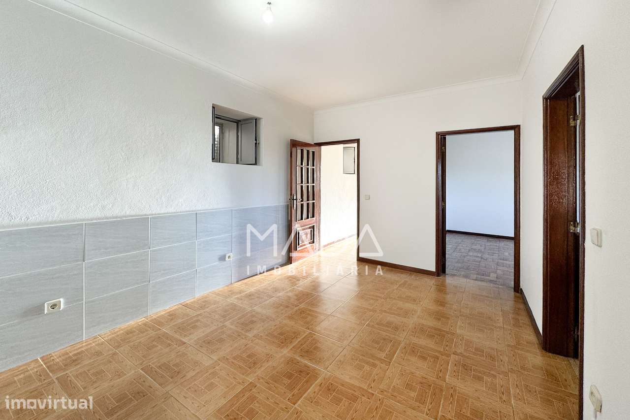 Moradia T2 individual c/480m2 de terreno e anexos em Escudeiros, Braga-12