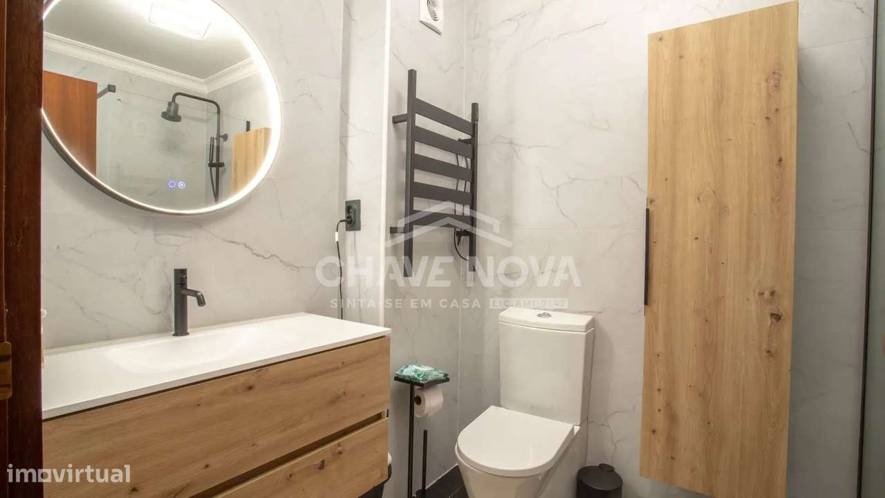 T2 com ótima luz natural, varandas, garagem, arrumos-14