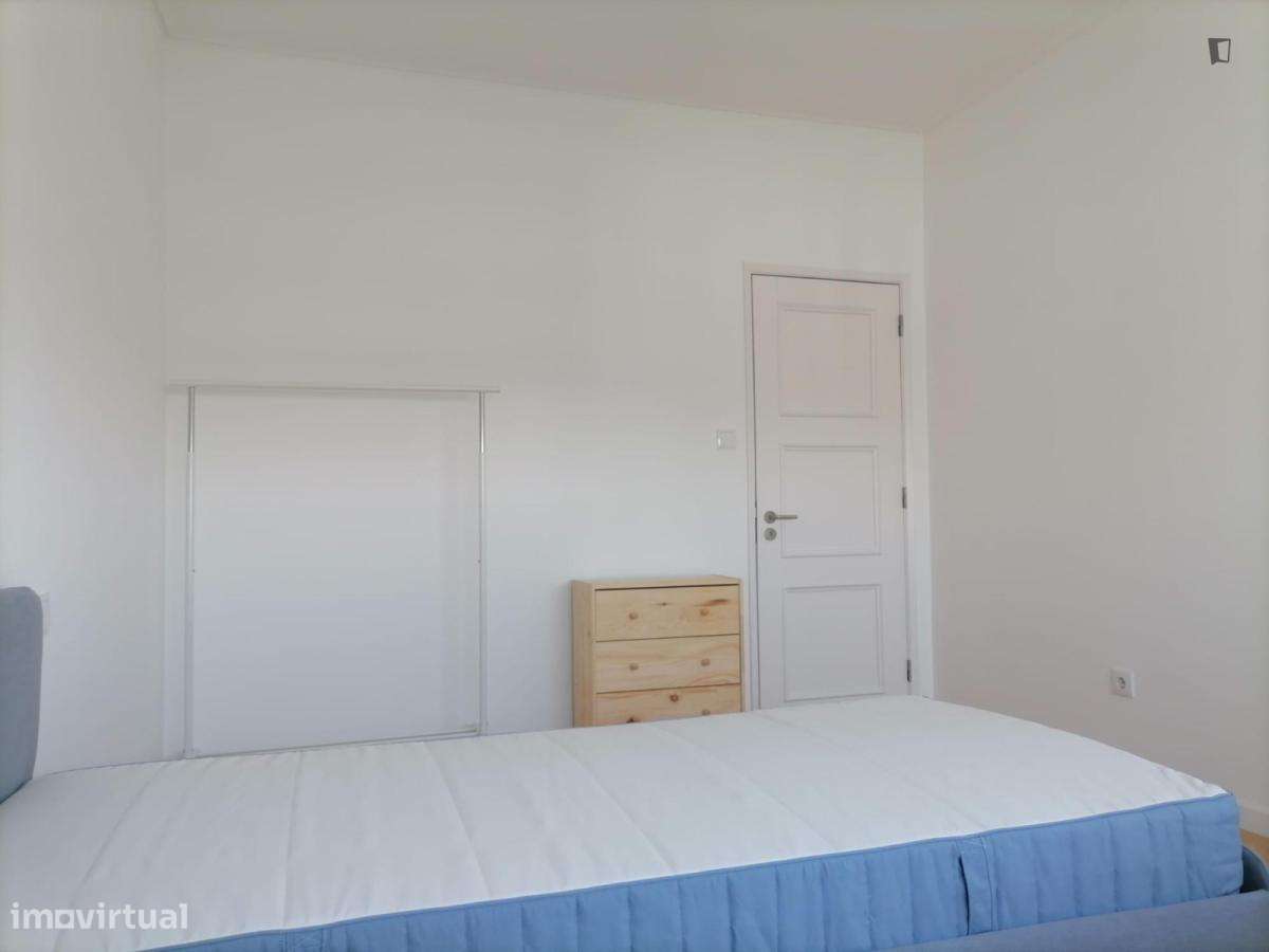 Quarto - localizado em Paranhos Porto - Grande imagem: 4/10