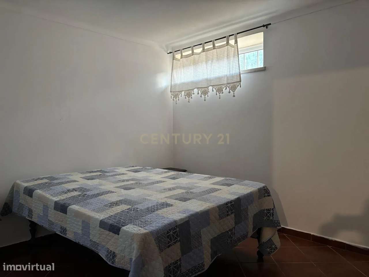 Moradia T5 com Jardim e Vista para o Rio em Venda de São José, Alberga-16
