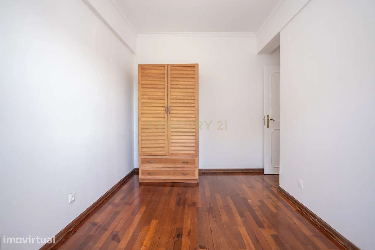 Apartamento T3 em Almada com Excelente Localização-51