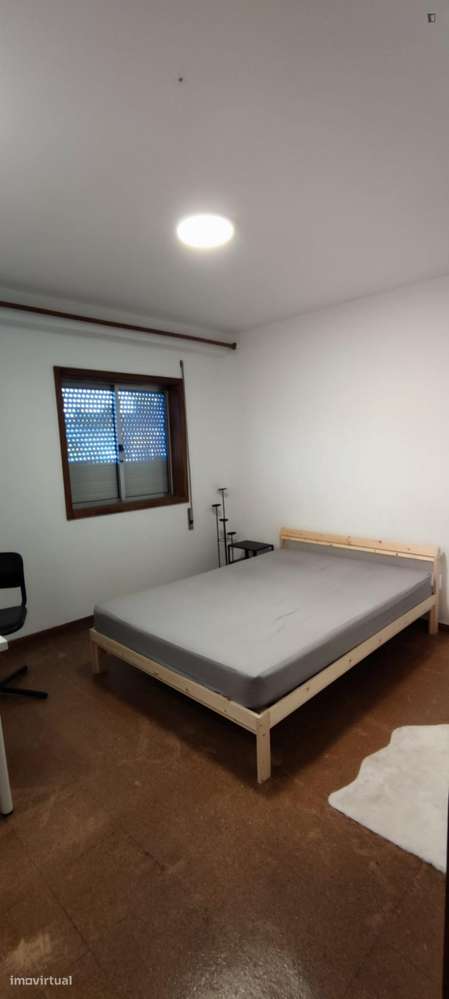 Quarto - localizado em Campanhã Porto - Grande imagem: 4/6