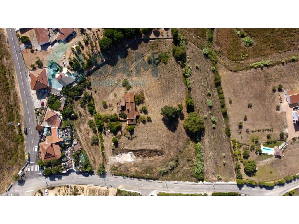 Moradia Térrea para Restauro | Terreno de malha urbana com 9.004 m²-5