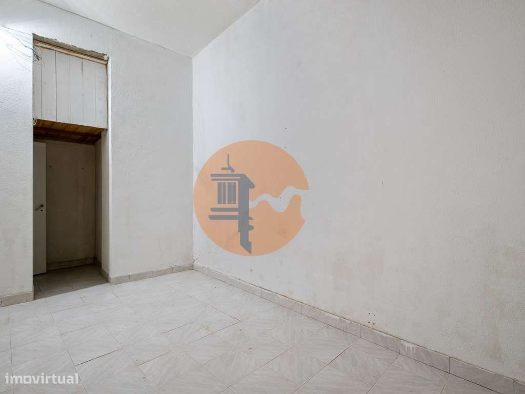 Armazém com montra na Tapada das Mercês, Sintra - Grande imagem: 5/25