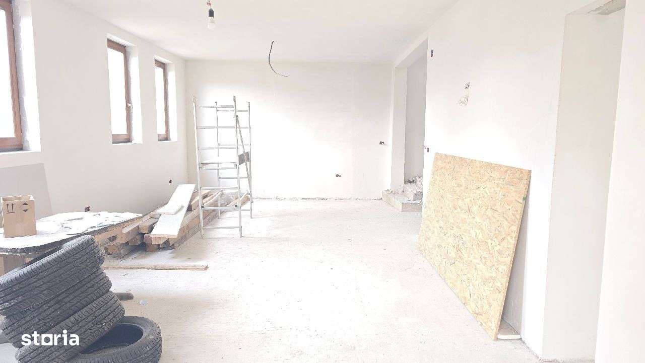 Vand casa la rosu in Deva, D+E+M, constructie din BCA din anul 2020 - Imagine principală: 2/20