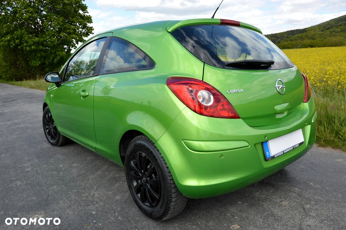 Opel Corsa 1.2 16V Essentia - 5