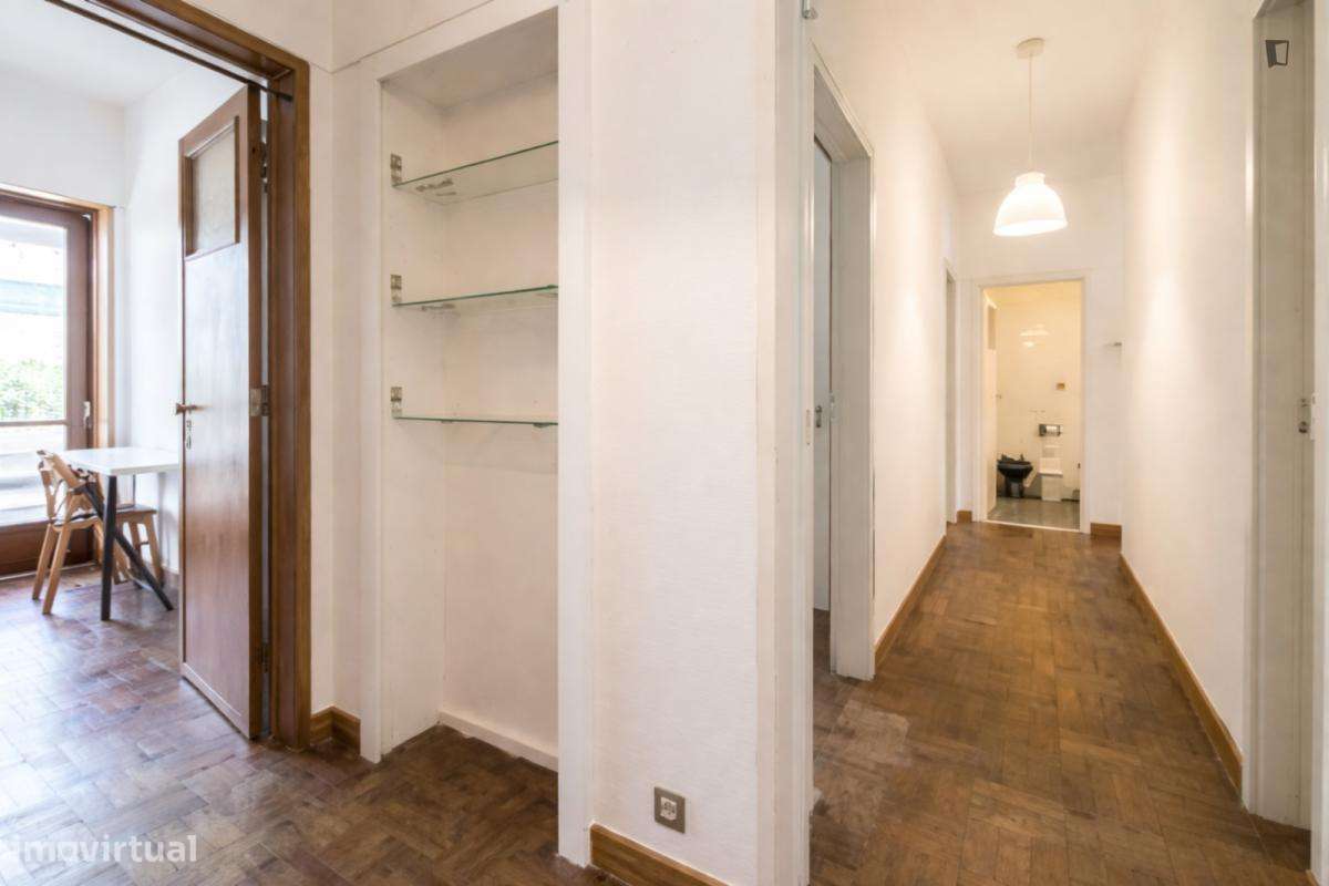 Quarto - localizado em Estrela Lisbon - Grande imagem: 4/7