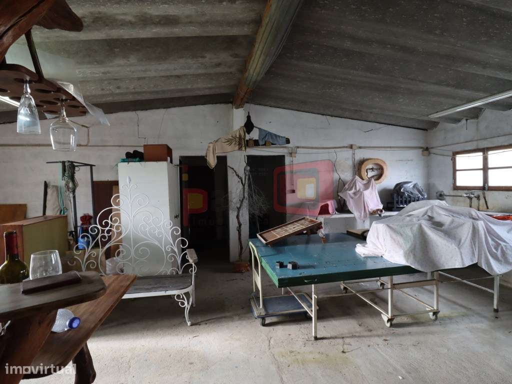 TERRENO COM CASAS - SARILHOS GRANDES-42